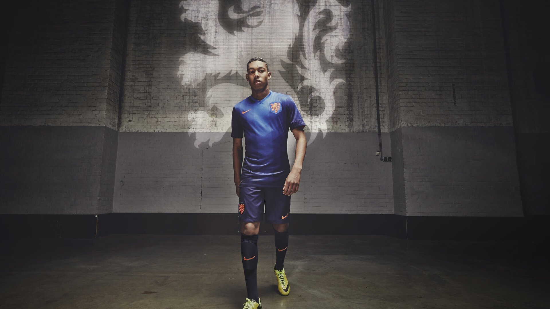 乐鱼中国官网-_红土大师赛：泥土场上演技巧与耐力的完美结合_，红土赛场特点